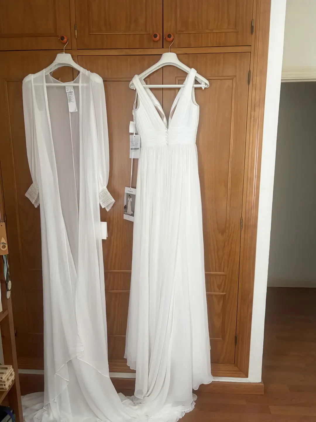 Conjunto de vestido de novia más capa sin estrenar