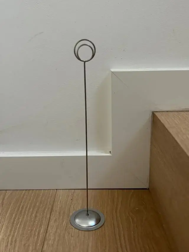 Soportes altos para tarjetas de mesa