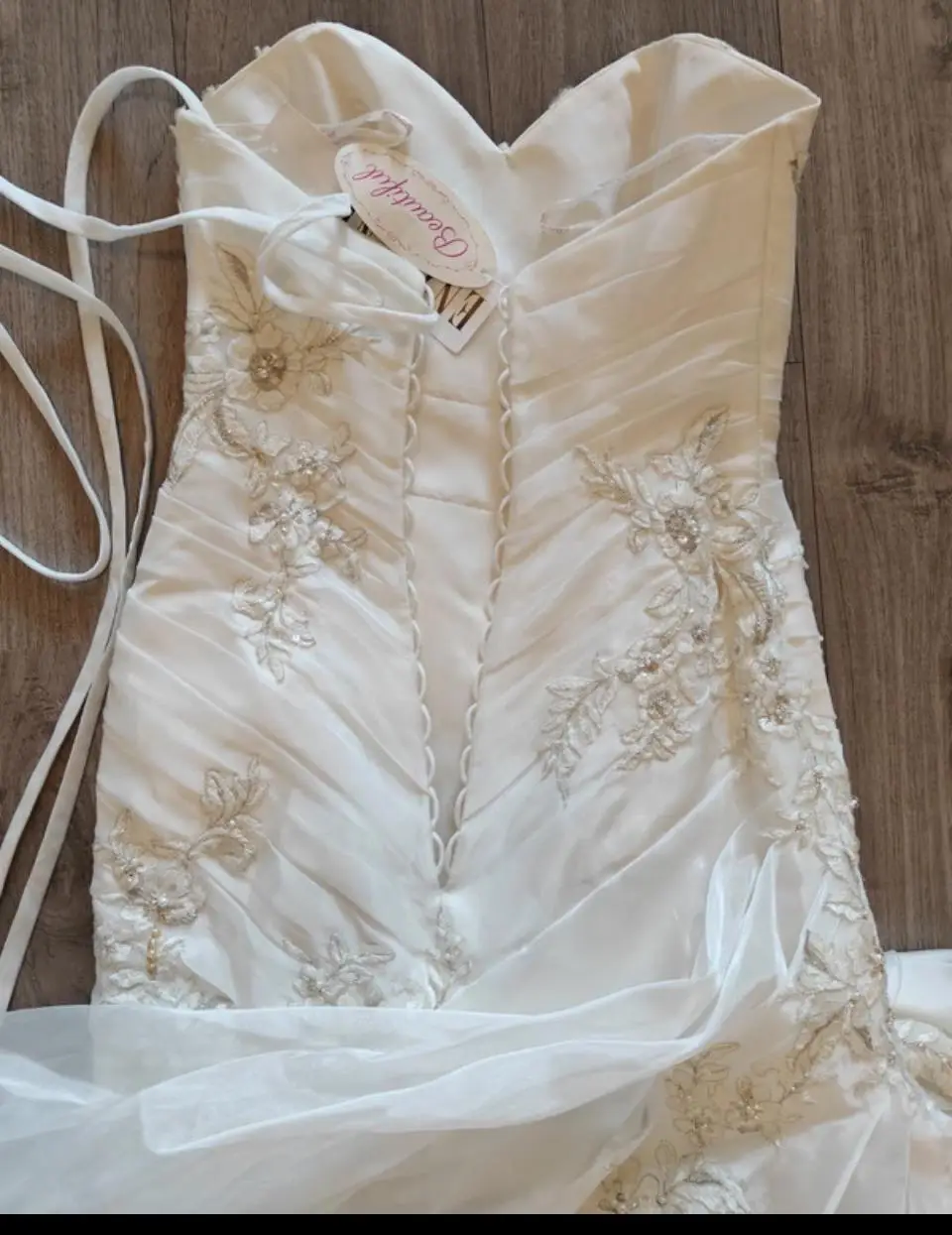 Vestido nuevo con etiquetas romantico