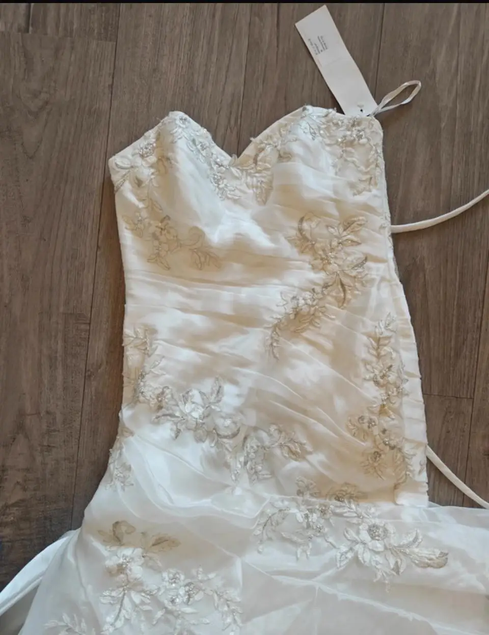 Vestido nuevo con etiquetas romantico